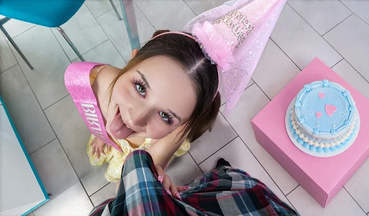 DadCrush – Your Cock Is My Birthday Wish – She Is Old Enough for an Orgasm Now/ Carly Kiss